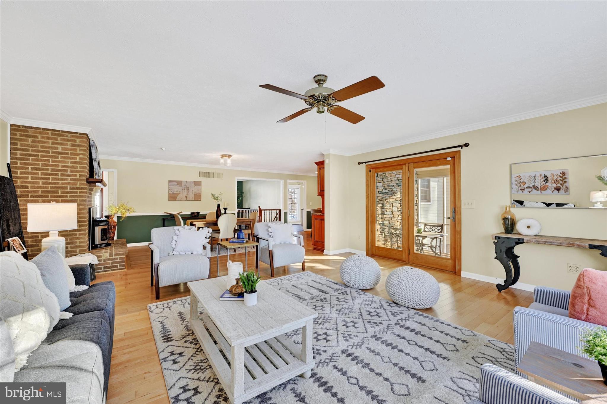 7710 Gum Spring Road Baltimore, MD 21237 - Photo 15 of 61 Living