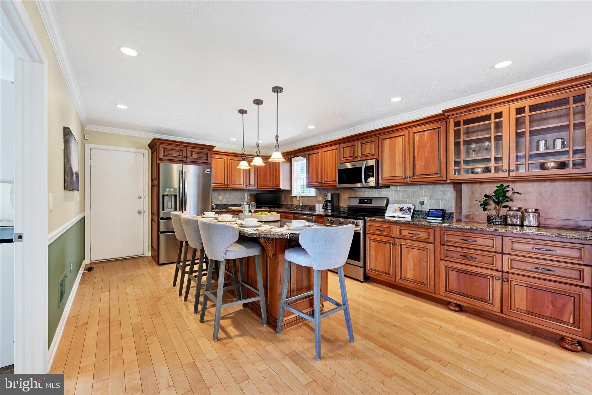 7710 Gum Spring Road Baltimore, MD 21237 - Photo 16 of 61 Kitchen w/island