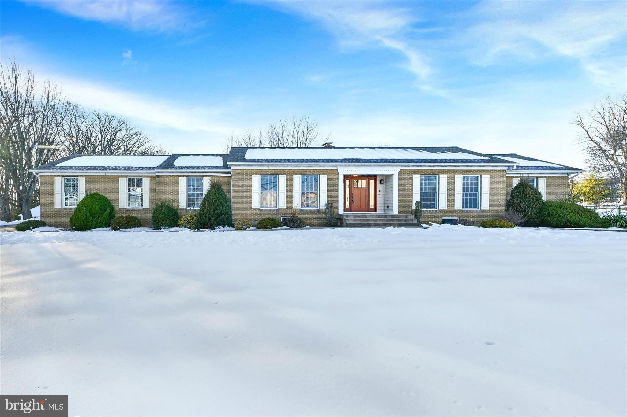 Sprawling Rancher on .77 acres
