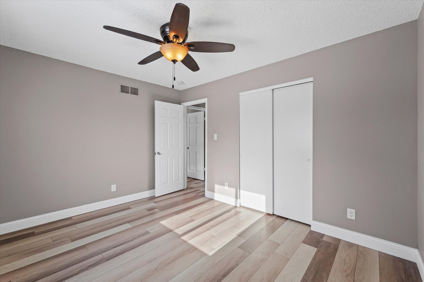 702 Devonshire Drive Champaign, IL 61820 - Photo 19 of 37 a view of an empty room