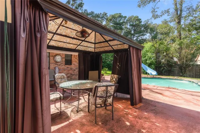 a view of outdoor space yard and patio