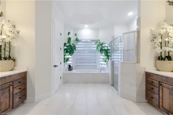 $1,075,000 | 3223 4th Avenue Northeast, Naples, FL 34120