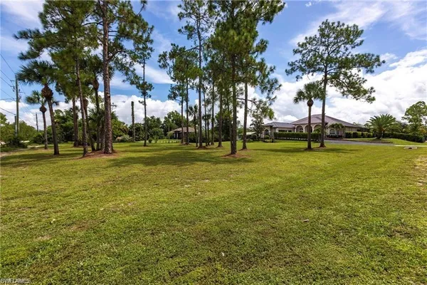 $1,075,000 | 3223 4th Avenue Northeast, Naples, FL 34120
