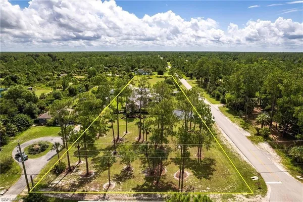 $1,075,000 | 3223 4th Avenue Northeast, Naples, FL 34120