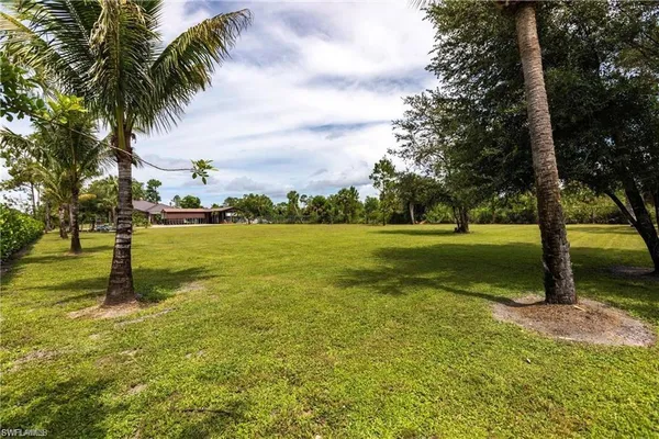 $1,075,000 | 3223 4th Avenue Northeast, Naples, FL 34120