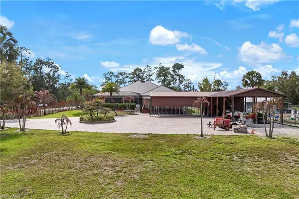 $1,075,000 | 3223 4th Avenue Northeast, Naples, FL 34120