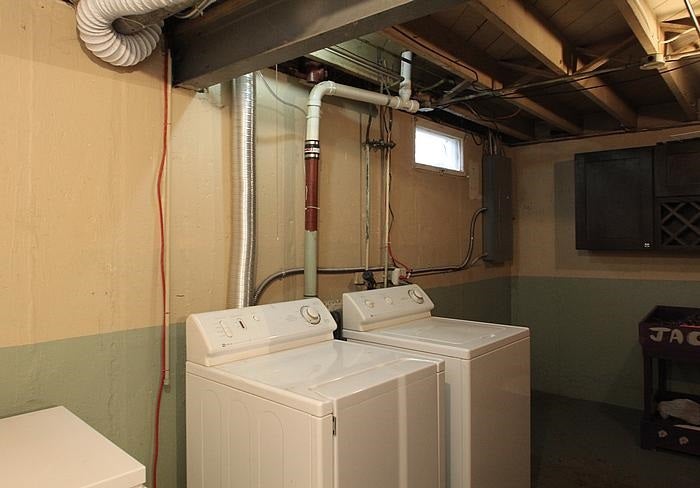 3403 Center Point Road Northeast Cedar Rapids, IA 52402 - Photo 13 of 15 Gallery Image 13