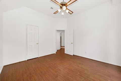 $559,000 | 6 Skyland Place, The Woodlands, TX 77381