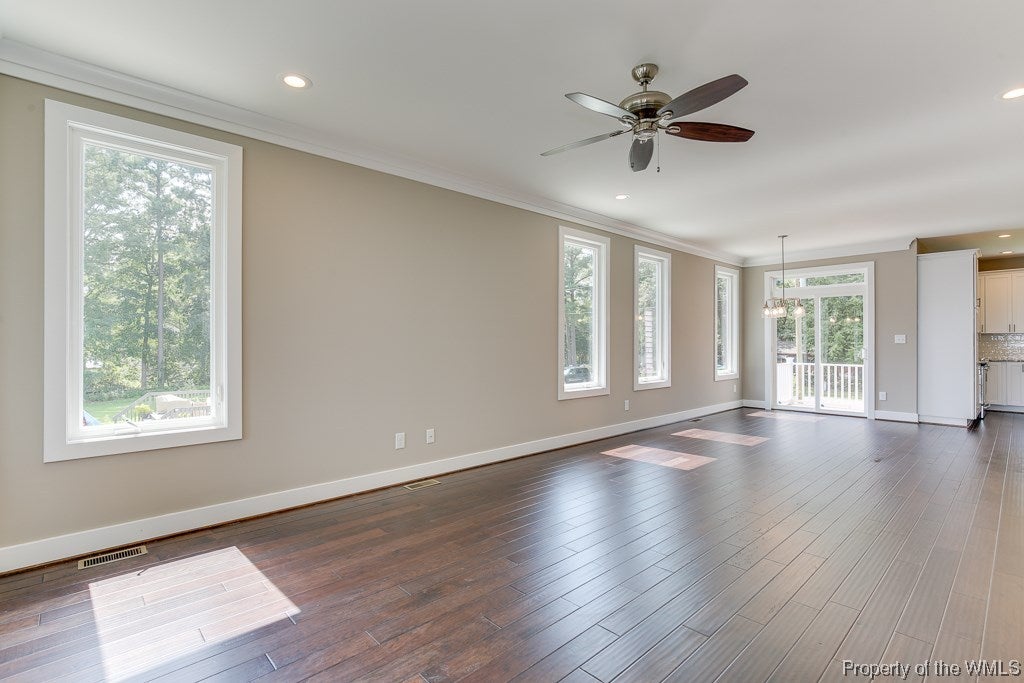 4029 South Riverside Drive Lanexa, VA 23089 - Photo 9 of 42 Gallery Image 9
