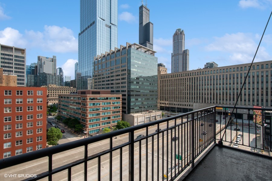 500 South Clinton Street, Unit 801 Chicago, IL 60607 - Photo 12 of 16 Gallery Image 12