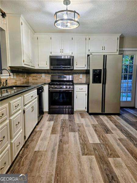 108 Riley Way Canton, GA 30115 - Photo 9 of 33