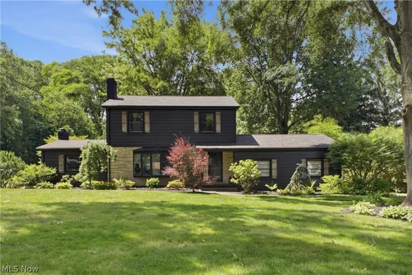 $365,000 | 2411 Ridgeview Lane, Youngstown, OH 44514