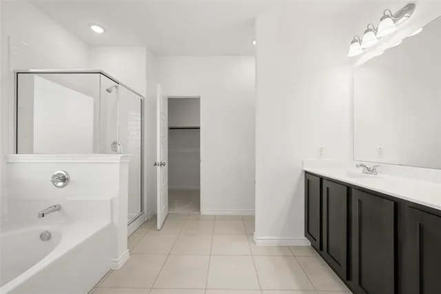 $324,900 | 1904 Cheyenne Drive, Cleburne, TX 76033