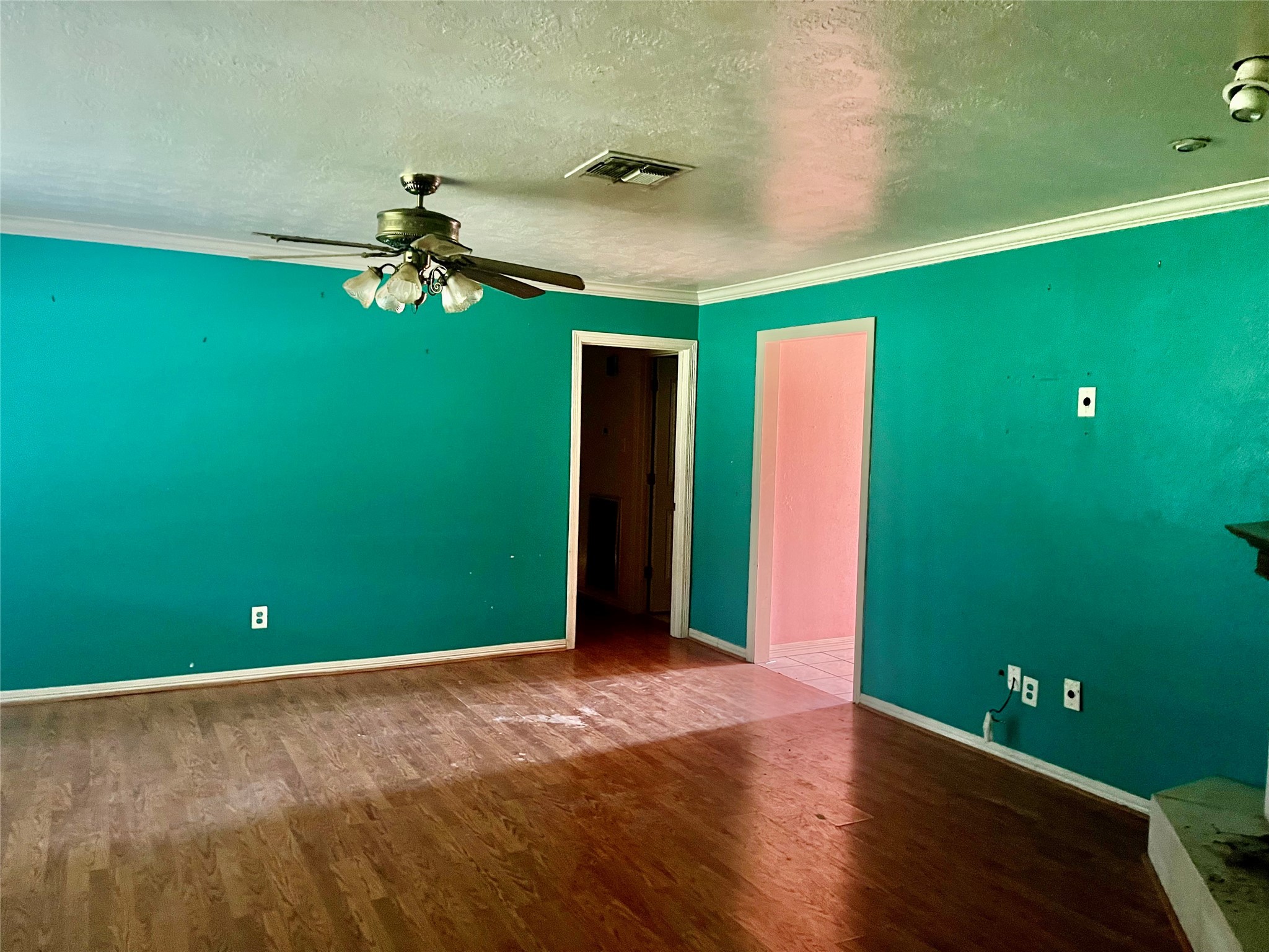 8703 Ashwyne Lane La Porte, TX 77571 - Photo 2 of 7 a view of a room with a projector