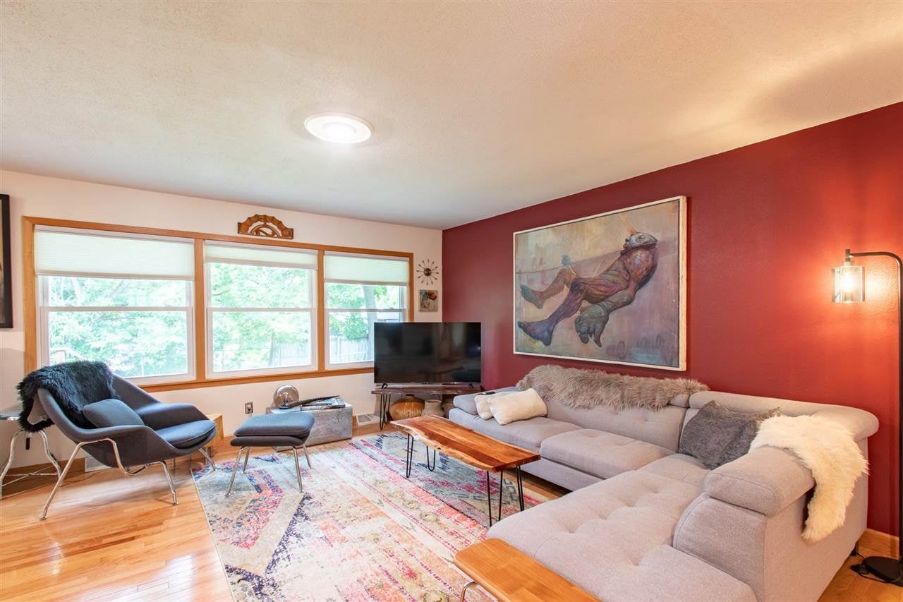1816 Rochester Avenue Iowa City, IA 52245 - Photo 5 of 24 Gallery Image 5