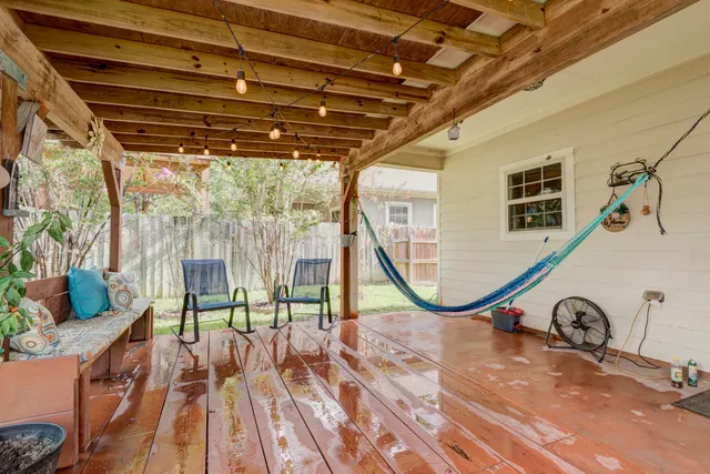 a view of a backyard with a house