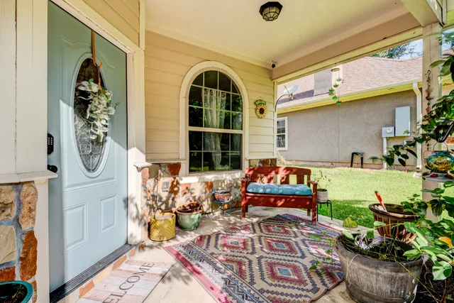 a view of an outdoor space