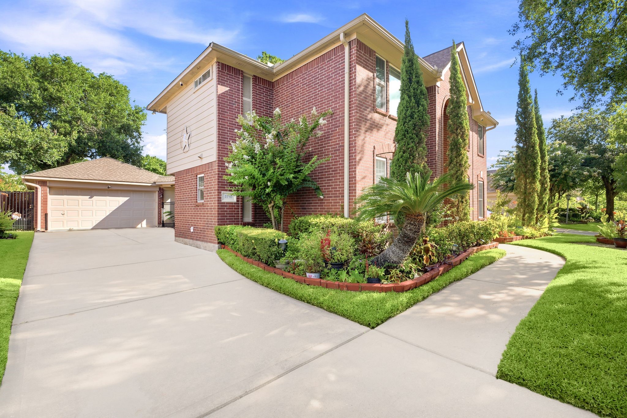 2718 Honeysuckle Walk Spring, TX 77388 - Photo 2 of 44