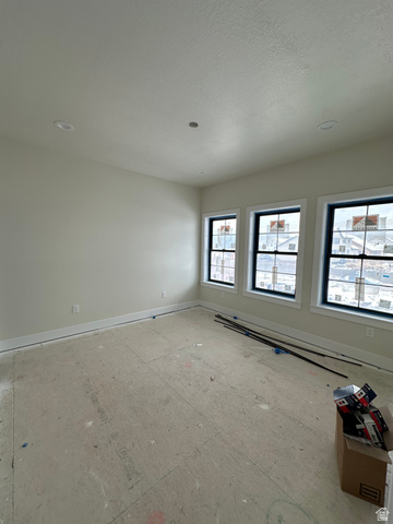 143 South Chamberlain Street, Unit 327 Mapleton, UT 84664 - Photo 7 of 12 Primary bedroom