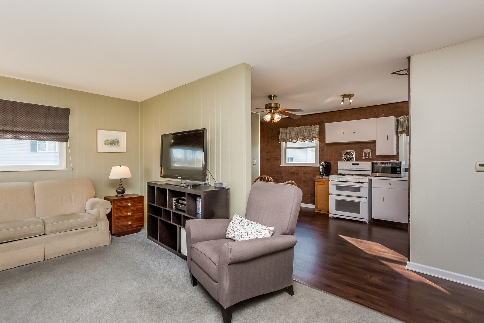 664 Clover Road Wauconda, IL 60084 - Photo 4 of 36