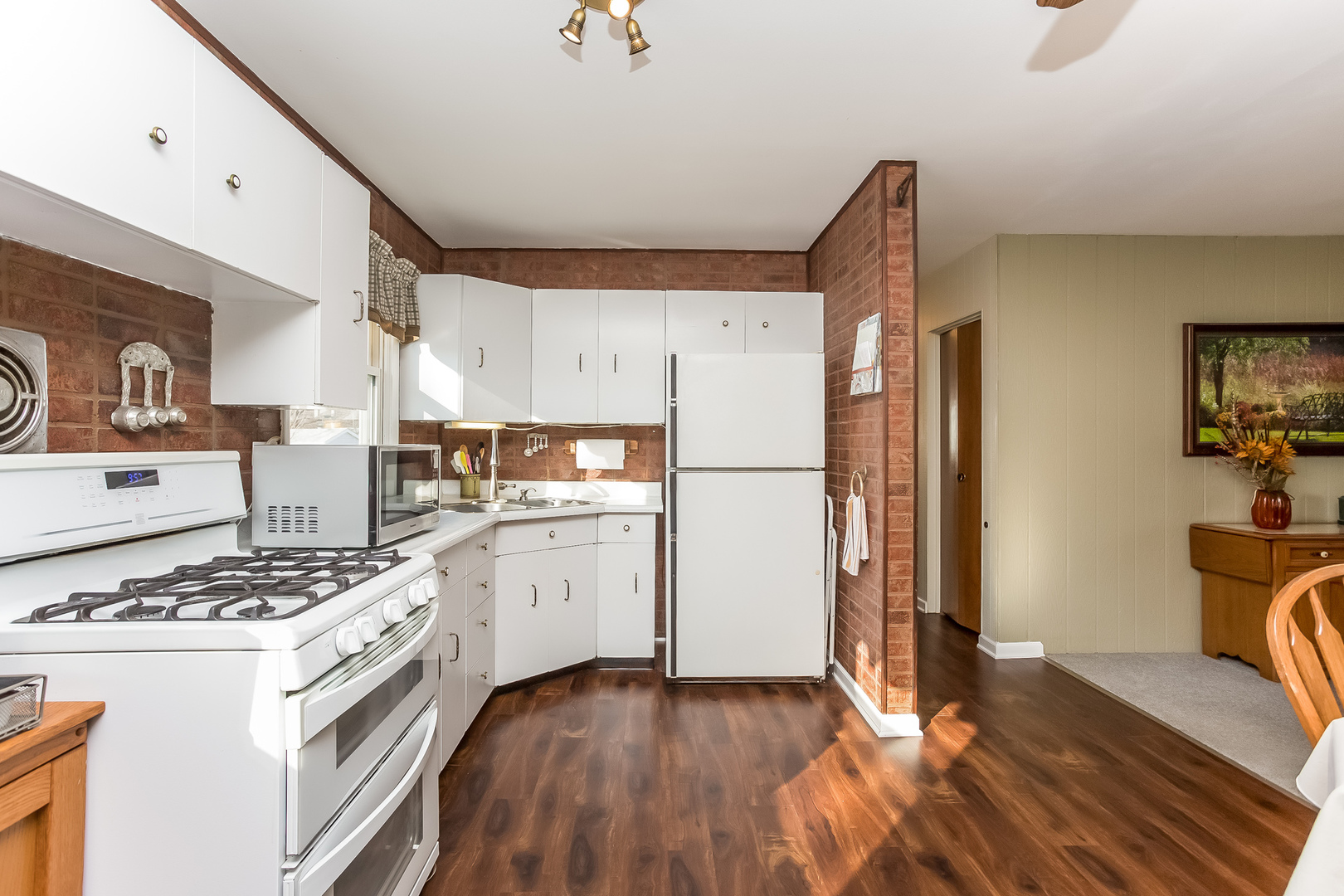 664 Clover Road Wauconda, IL 60084 - Photo 9 of 36