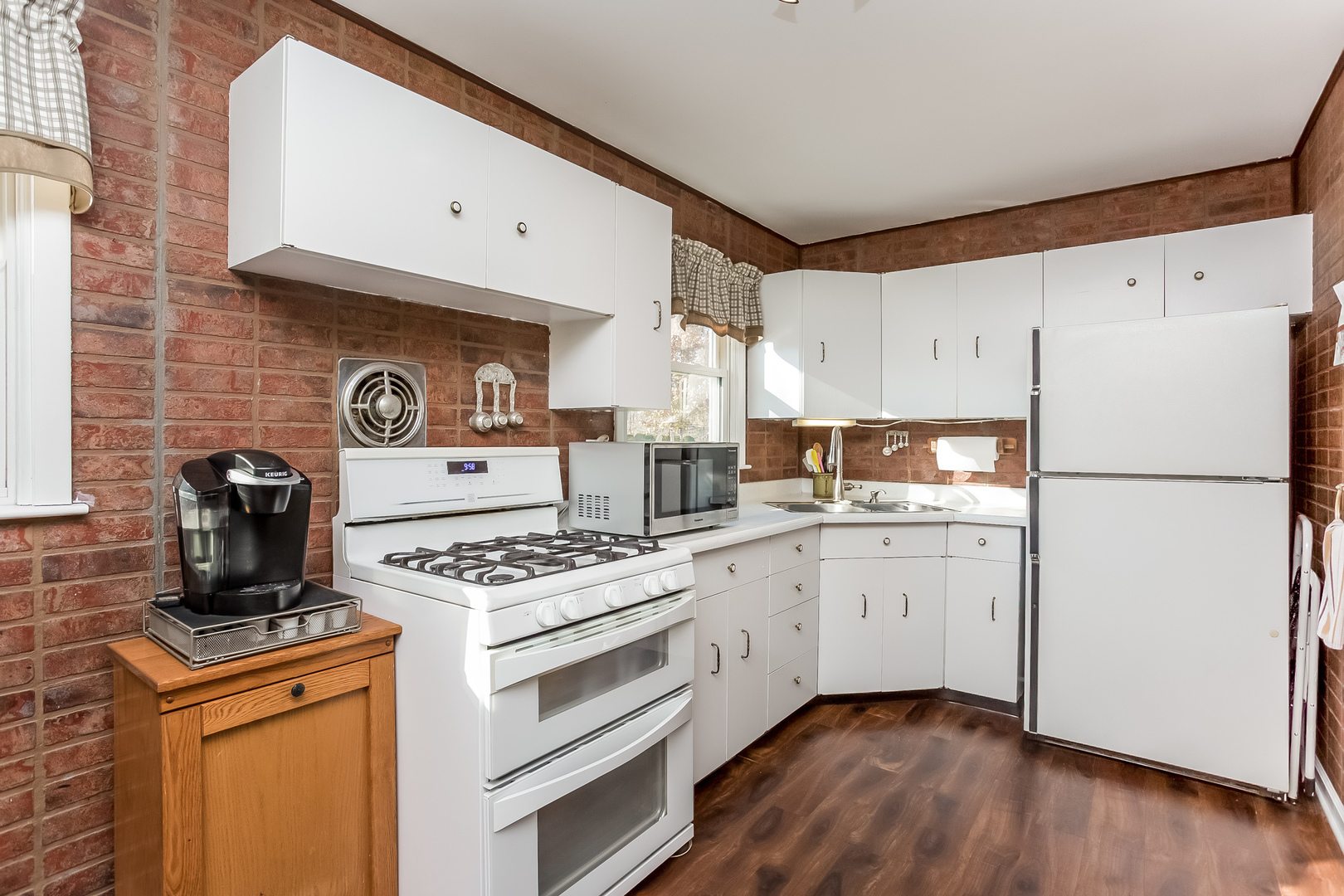 664 Clover Road Wauconda, IL 60084 - Photo 10 of 36