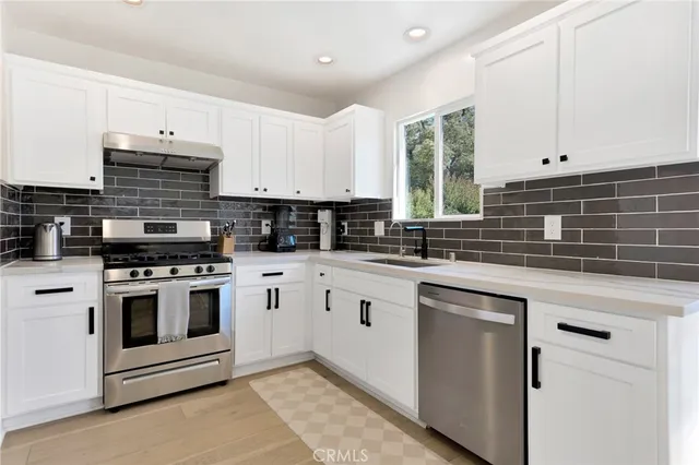 $1,475,000 | 805 North Kemp Street, Burbank, CA 91505