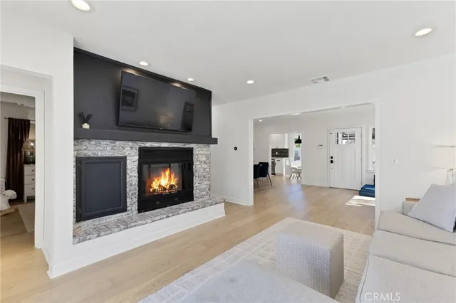 $1,475,000 | 805 North Kemp Street, Burbank, CA 91505