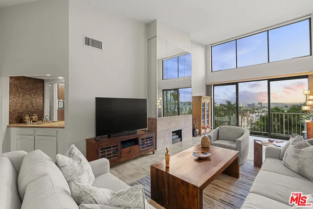 $1,195,000 | 8455 Fountain Avenue, Unit 402, West Hollywood, CA 90069