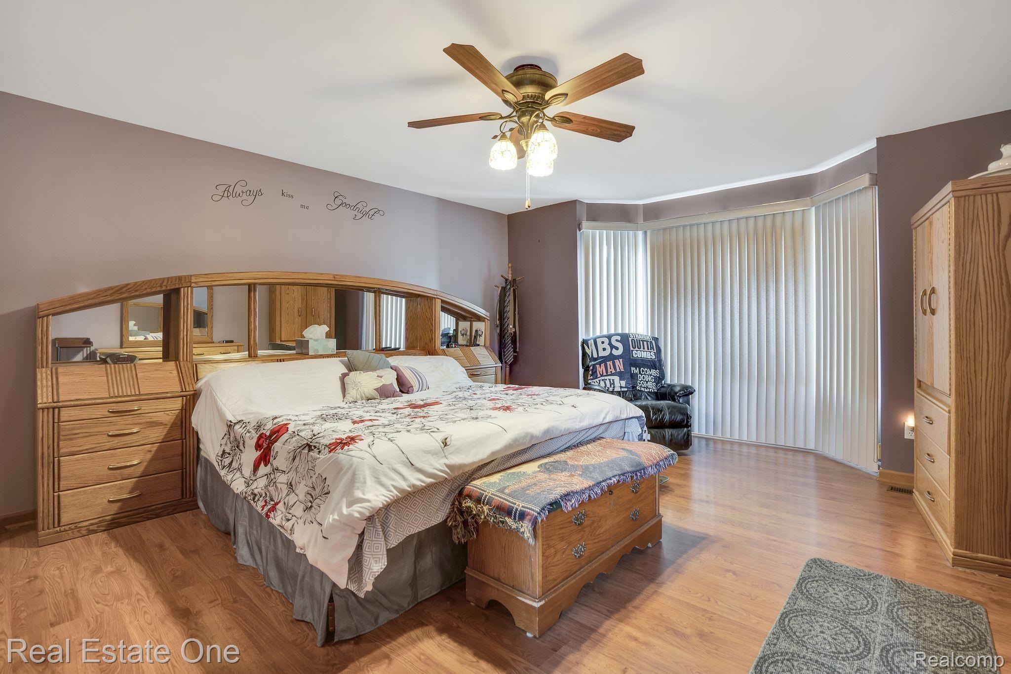 50285 Riverside Drive Macomb, MI 48044 - Photo 16 of 39 FIRST FLOOR MASTER BEDROOM