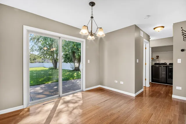 $360,000 | 606 Briarwood Court, Elwood, IL 60421