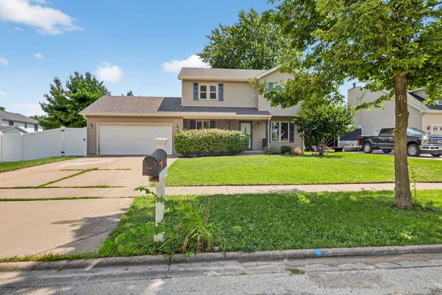 $360,000 | 606 Briarwood Court, Elwood, IL 60421