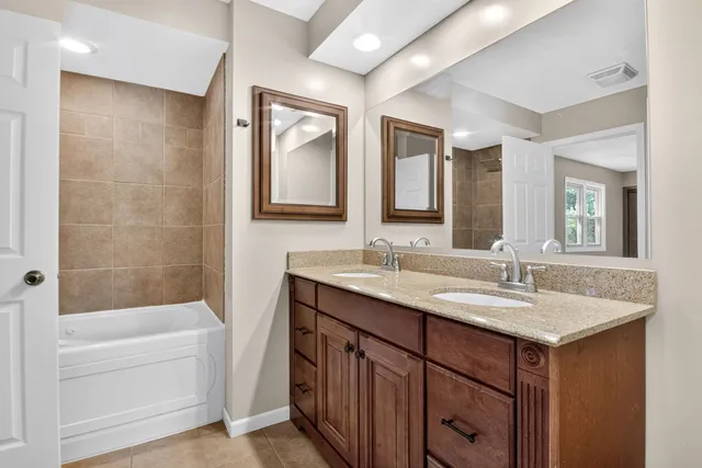 $360,000 | 606 Briarwood Court, Elwood, IL 60421