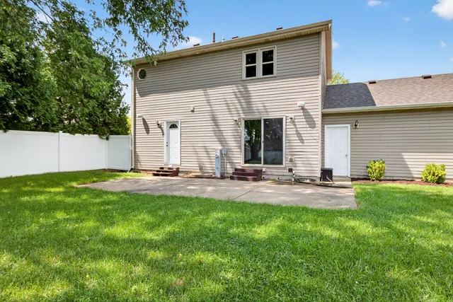 $360,000 | 606 Briarwood Court, Elwood, IL 60421