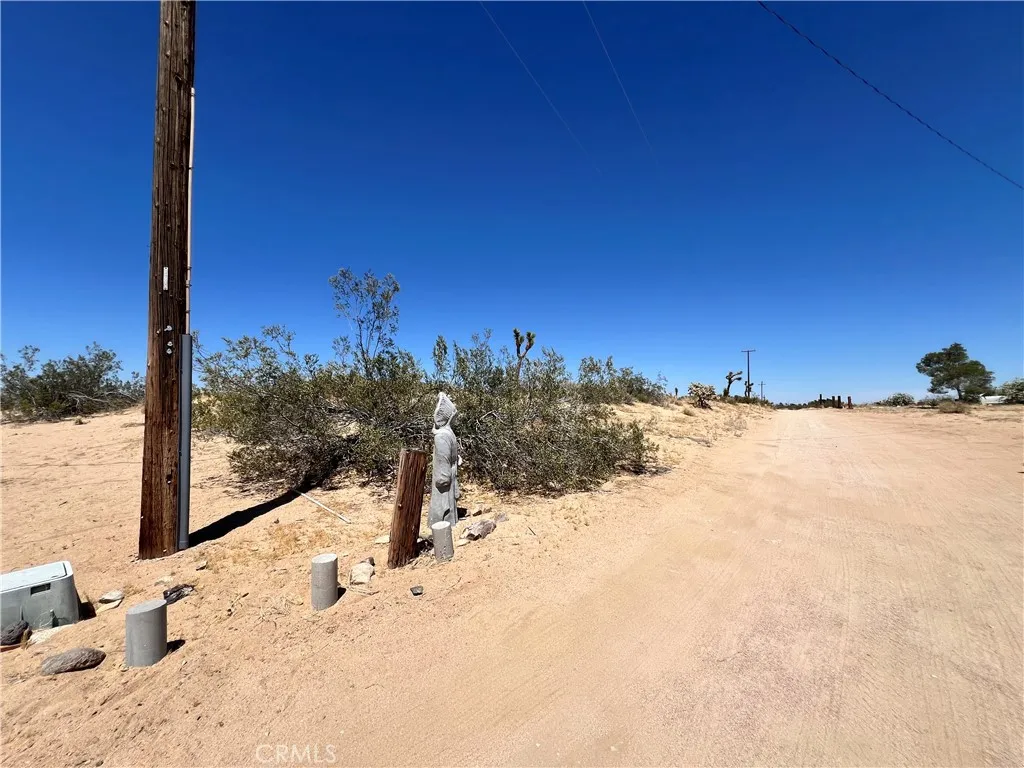 0 Easton Landers, CA 92285 - Photo 6 of 13 a view of a snow in the yard