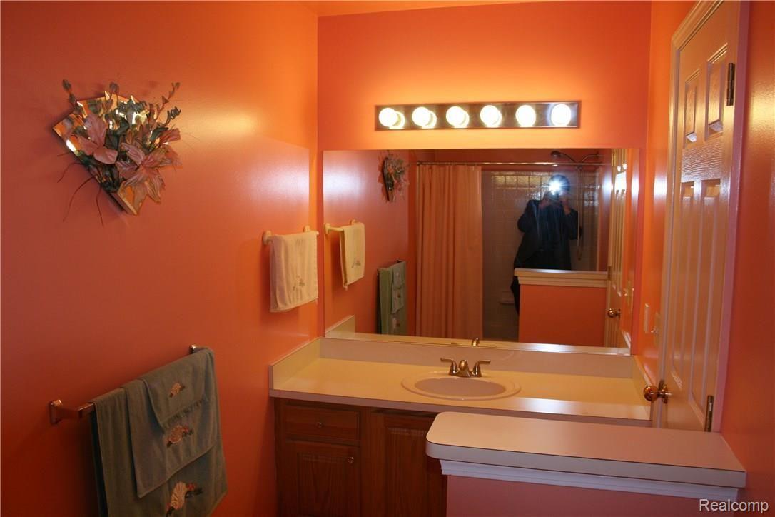6850 Kennesaw Road Canton, MI 48187 - Photo 19 of 33 IMG_1003.JPG
