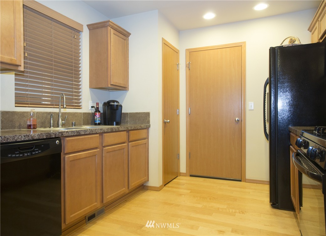 1321 174th Street Southeast Bothell, WA 98012 - Photo 5 of 18 Gallery Image 5