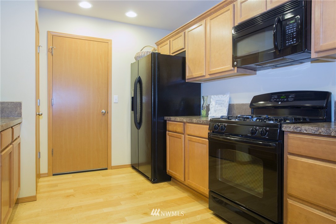1321 174th Street Southeast Bothell, WA 98012 - Photo 6 of 18 Gallery Image 6