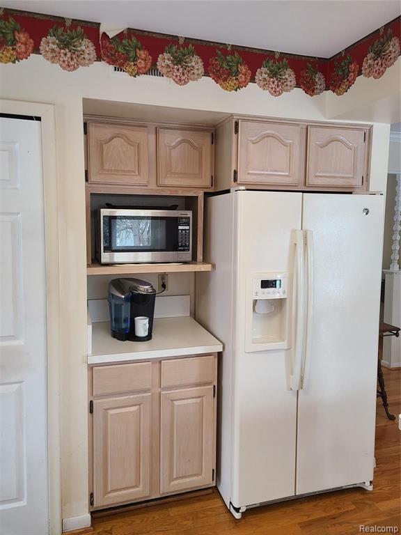 641 Lake Forest Road Rochester Hills, MI 48309 - Photo 10 of 34