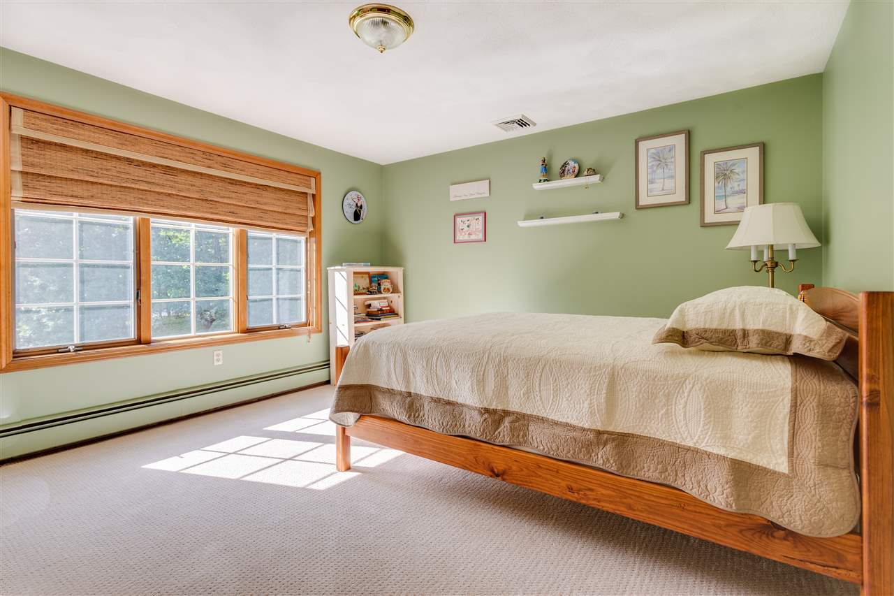 4 Brentwood Road Windham, NH 03087 - Photo 23 of 33