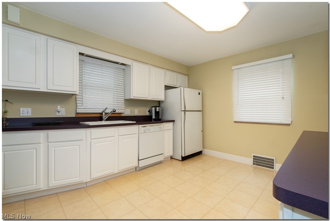 5355 Summit Road Cleveland, OH 44124 - Photo 7 of 23