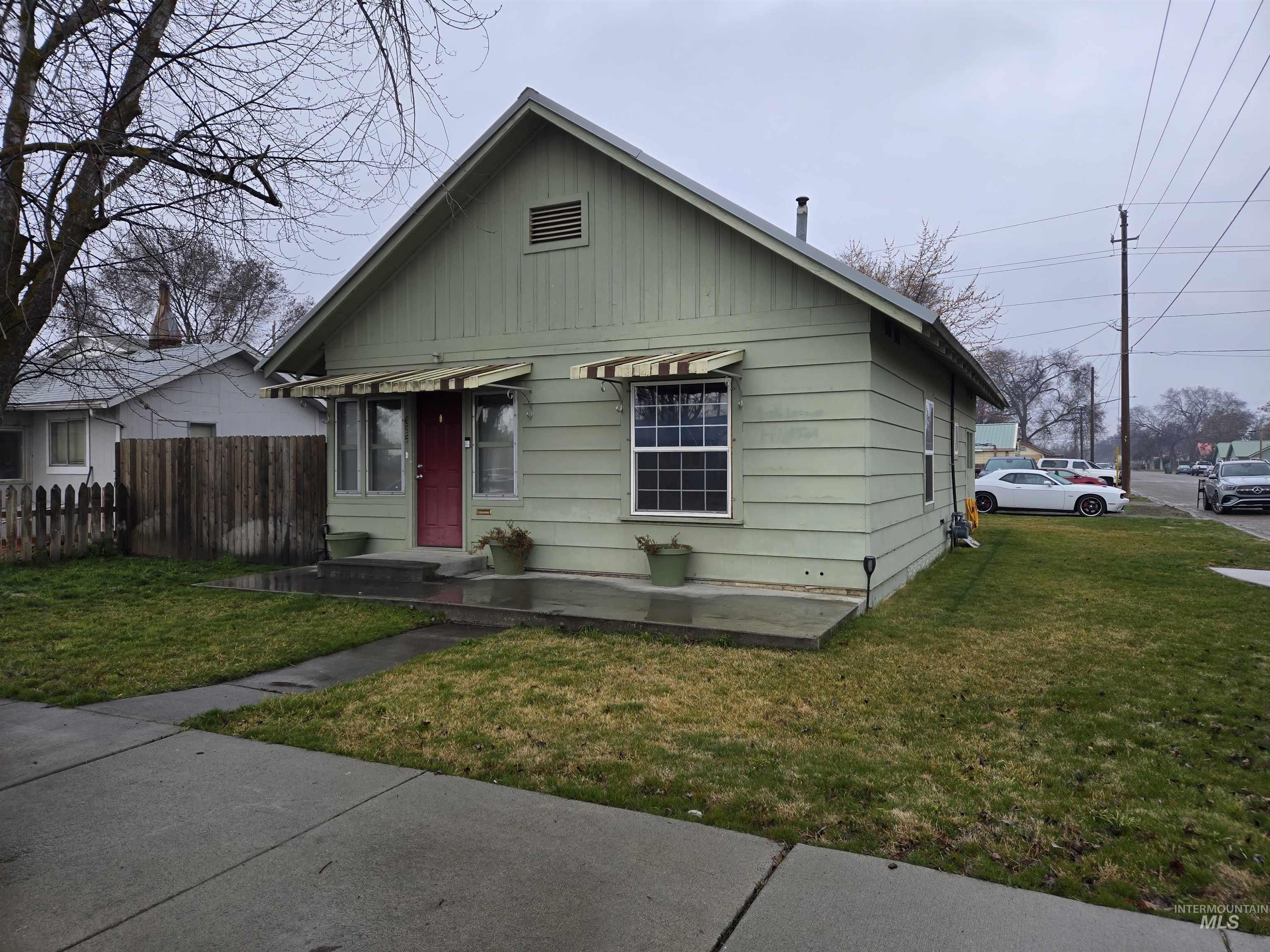 695 North Oregon Street Ontario, OR 97914 - Photo 1 of 36