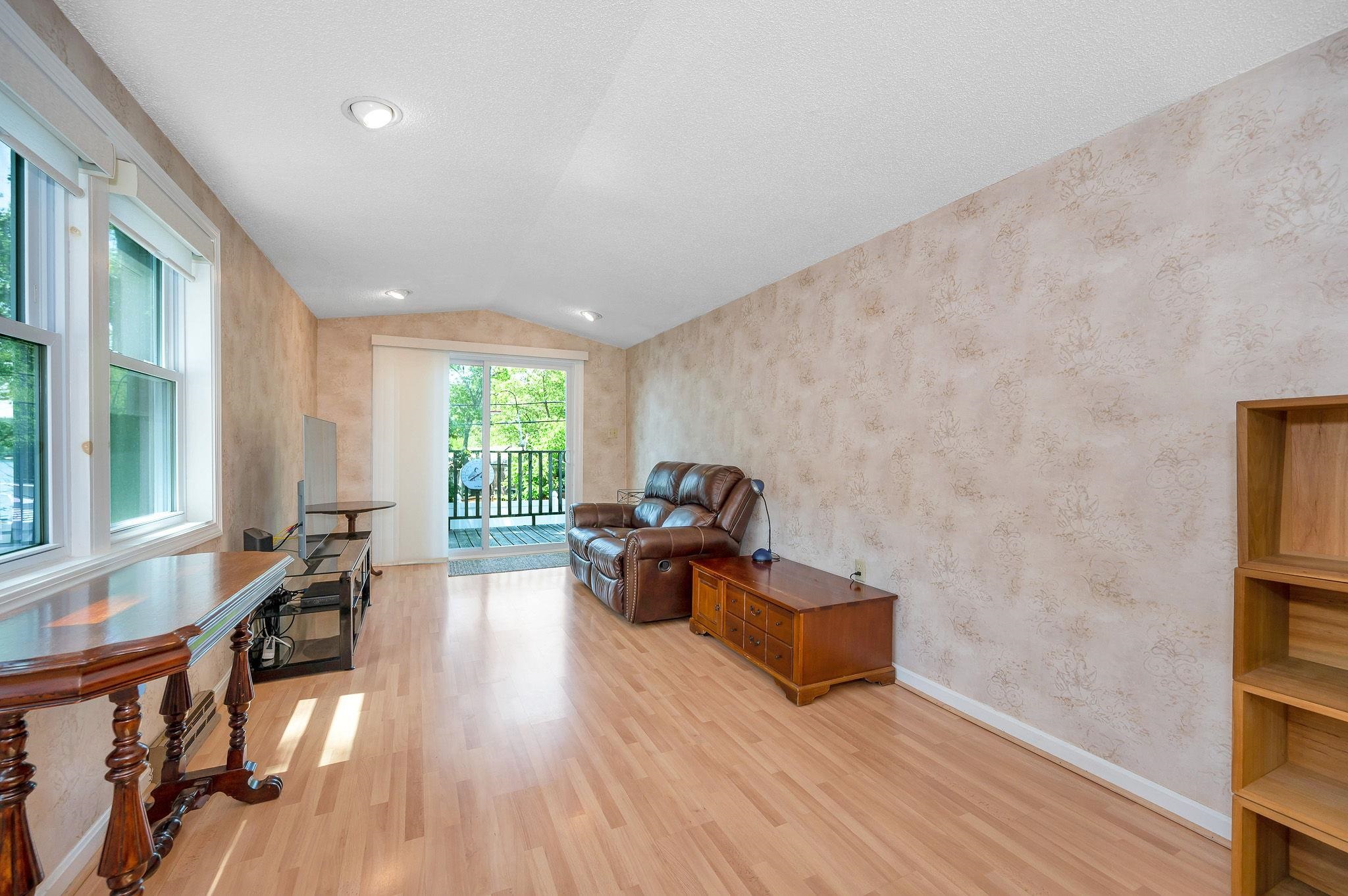 91 Honor Roll Road Pelham, NH 03076 - Photo 12 of 39