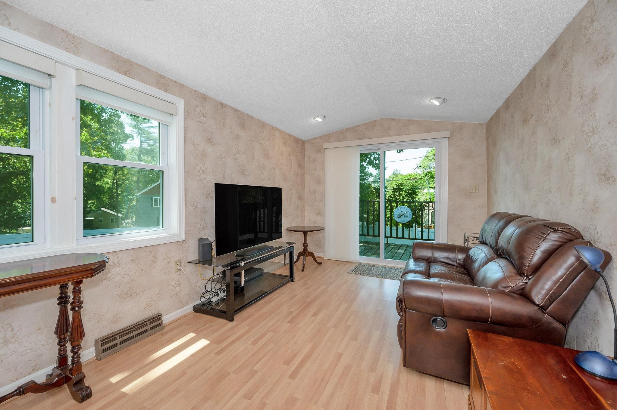 91 Honor Roll Road Pelham, NH 03076 - Photo 14 of 39