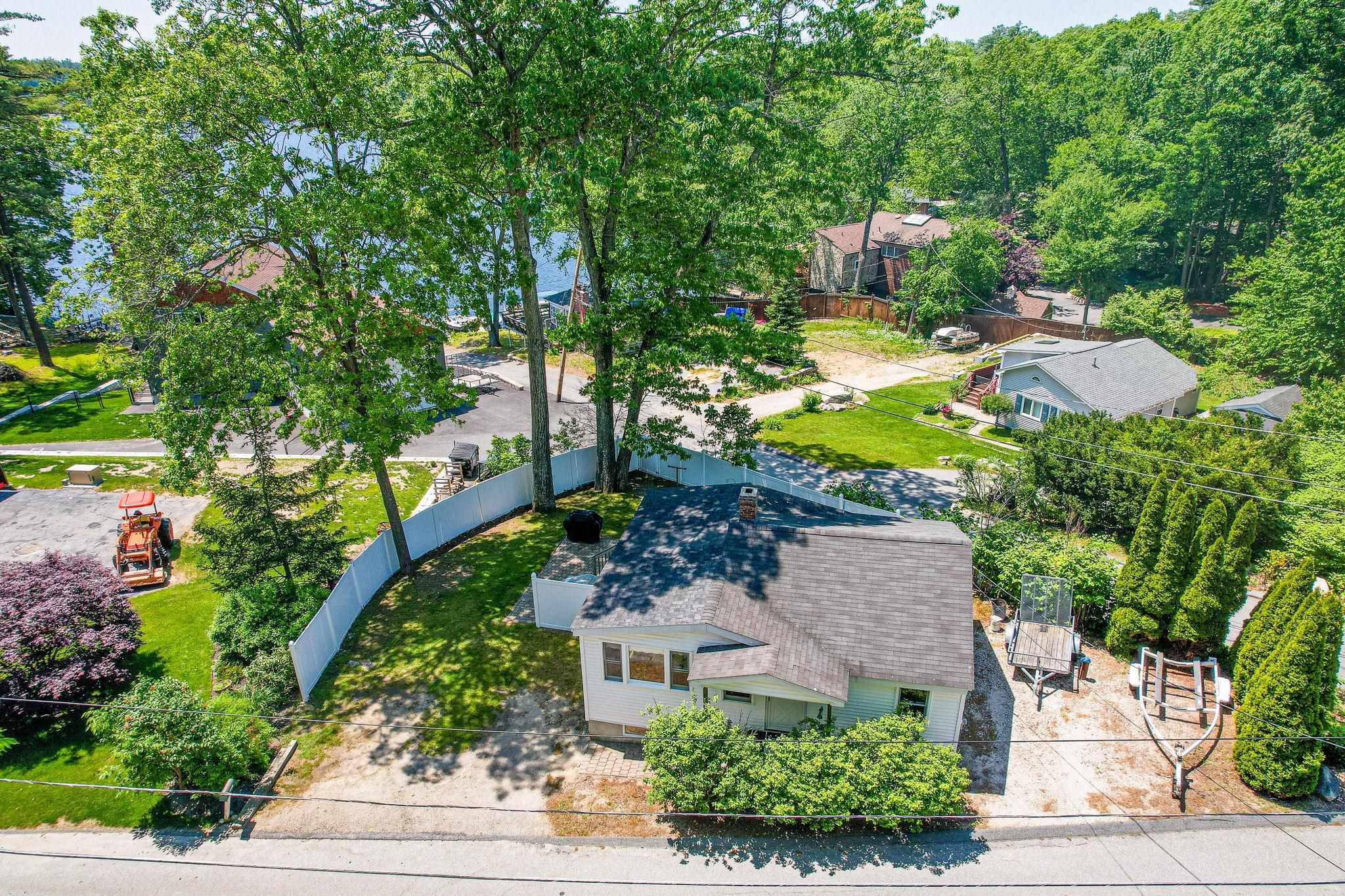 91 Honor Roll Road Pelham, NH 03076 - Photo 4 of 39