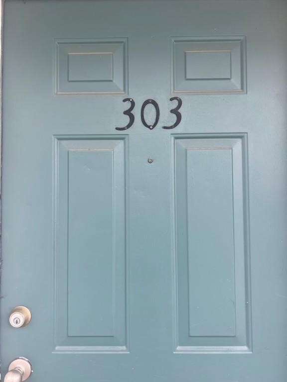 2811 Rio Grande Street, Unit 303 Austin, TX 78705 - Photo 9 of 11 a bathroom with a shower