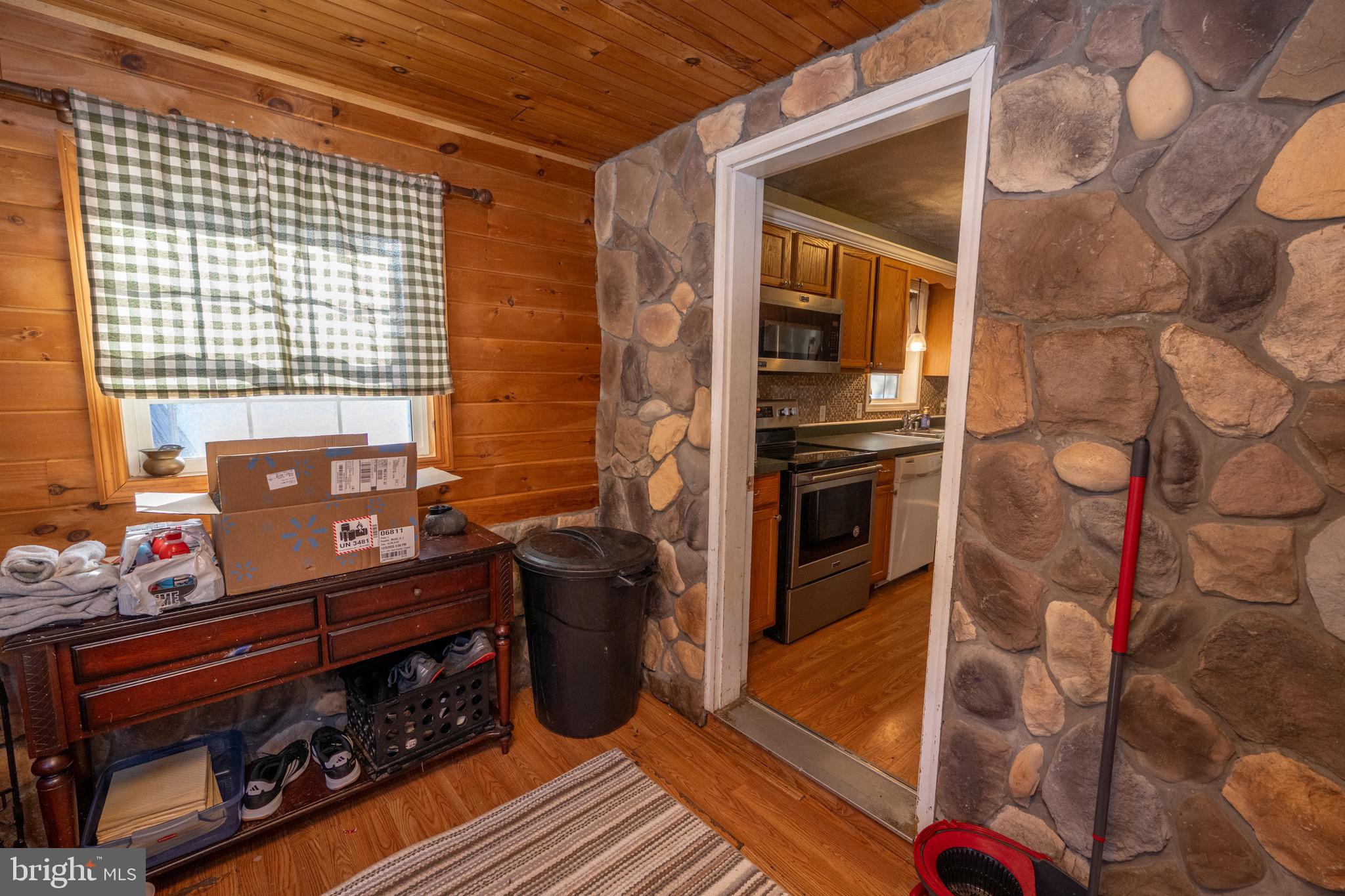 27 Pullin Hollow Road Grantsville, MD 21536 - Photo 4 of 49