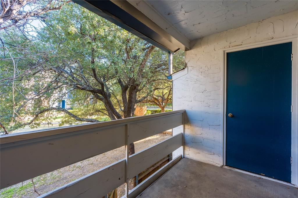 5840 Spring Valley Road, Unit 212 Dallas, TX 75254 - Photo 26 of 32 a view of a green field