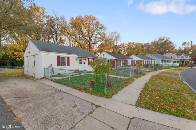 $275,000 | 5604 Fleetwing Drive, Levittown, PA 19057