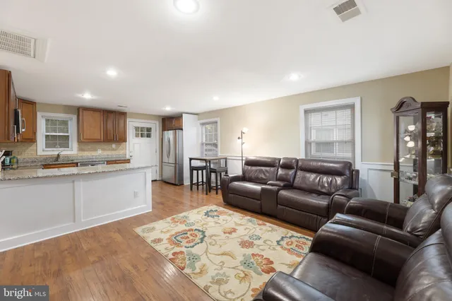 $275,000 | 5604 Fleetwing Drive, Levittown, PA 19057
